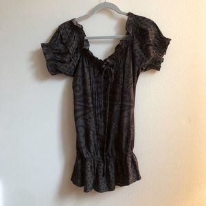 Wet seal juniors black & grey top